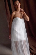 Bettany Chiffon Strapless Maxi Dress – White Robes de mariée The Wedding Explorer