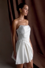 Lora Strapless Satin Mini Dress – White Robes de mariée The Wedding Explorer