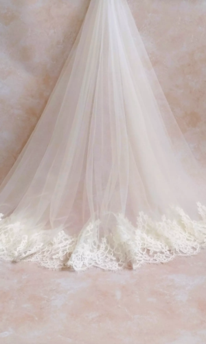 Voile de mariée court – LYS Accessoires cheveux mariage The Wedding Explorer Voile de mariée court – LYS Accessoires cheveux mariage The Wedding Explorer