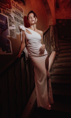 Robe de mariée SIERRA Tenues pour la mariée moderne The Wedding Explorer Robe de mariée SIERRA Tenues pour la mariée moderne The Wedding Explorer