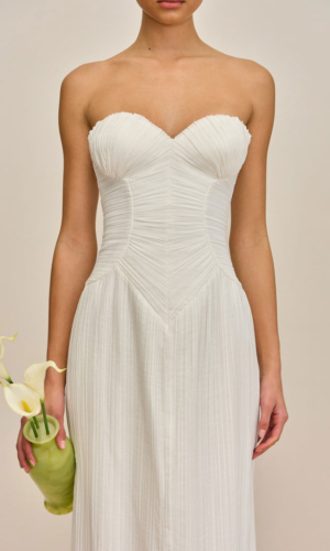 ASHIKA GOWN – OFF WHITE Robes de mariée The Wedding Explorer