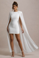 Elysium – Mini-Robe Moulante Blanche avec Cape en Chiffon Robes de mariée courtes The Wedding Explorer