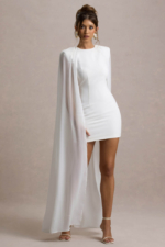 Elysium – Mini-Robe Moulante Blanche avec Cape en Chiffon Robes de mariée courtes The Wedding Explorer