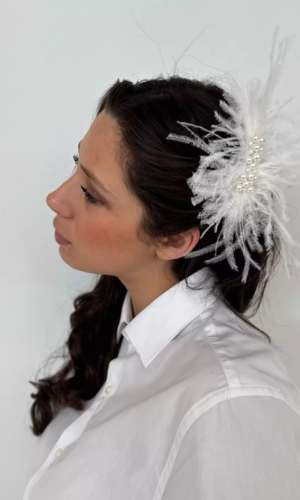 Barrette Mon Truc en Plume Accessoires cheveux mariage The Wedding Explorer