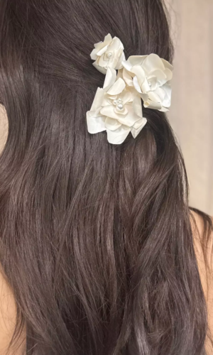 Set de 3 pinces Camelia Accessoires cheveux mariage The Wedding Explorer