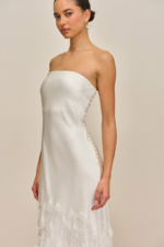 MARIANA GOWN – OFF WHITE Robes de mariée The Wedding Explorer