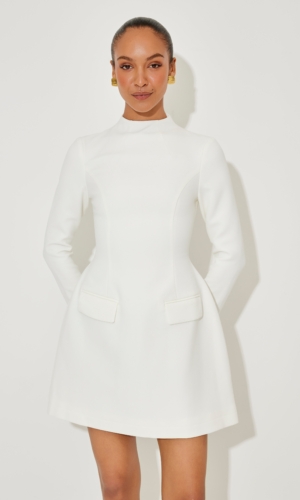 Split Sleeve Mini Dress Robes de mariée courtes The Wedding Explorer