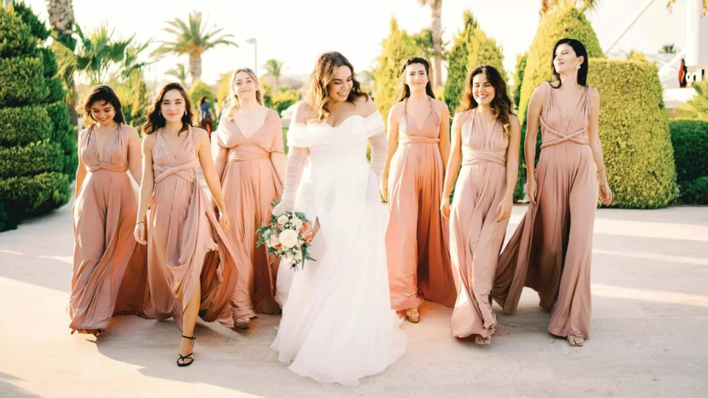 Comment s'habiller pour un mariage en tant qu'invitée (1)