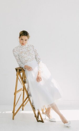 Robe de mariée col montant mi-longue en guipure et tutu Robes de mariée courtes The Wedding Explorer Robe de mariée col montant mi-longue en guipure et tutu Robes de mariée courtes The Wedding Explorer