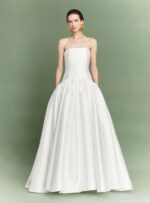 The Cassias Maxi Dress in Cream Robes de mariée The Wedding Explorer