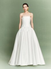 The Cassias Maxi Dress in Cream Robes de mariée The Wedding Explorer