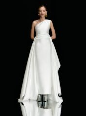 The Charo Maxi Dress in Cream Robes de mariée The Wedding Explorer