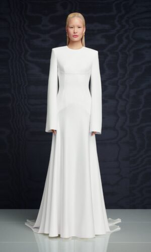 The Claudine Maxi Dress in Cream Robes de mariée The Wedding Explorer