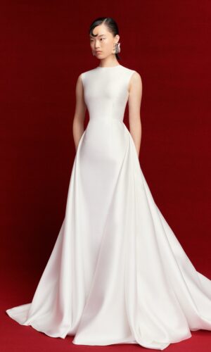 The Larsen Maxi Dress in Cream Robes de mariée The Wedding Explorer