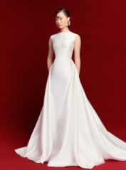 The Larsen Maxi Dress in Cream Robes de mariée The Wedding Explorer