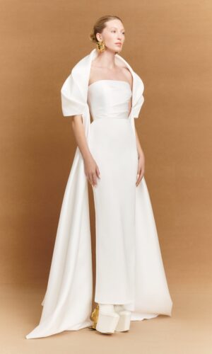 The Vera Maxi Dress in Cream Robes de mariée The Wedding Explorer