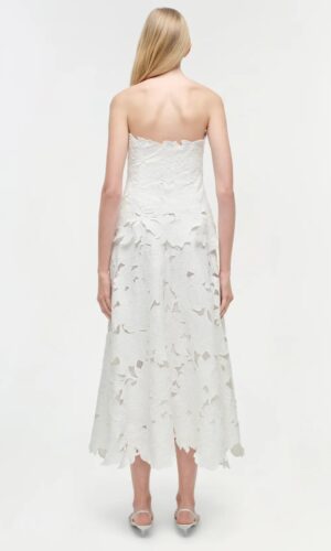 Audrey Embroidered Midi Dress Accessoires cheveux mariage The Wedding Explorer