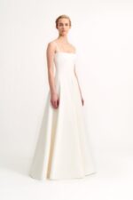 Oceana Bridal Dress in Ivory Single Wool Crepe Robes de mariée The Wedding Explorer