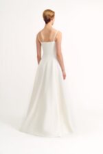 Oceana Bridal Dress in Ivory Single Wool Crepe Robes de mariée The Wedding Explorer