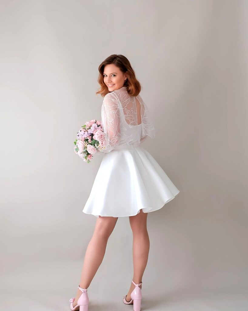 Jupe patineuse Robes de mariée courtes The Wedding Explorer